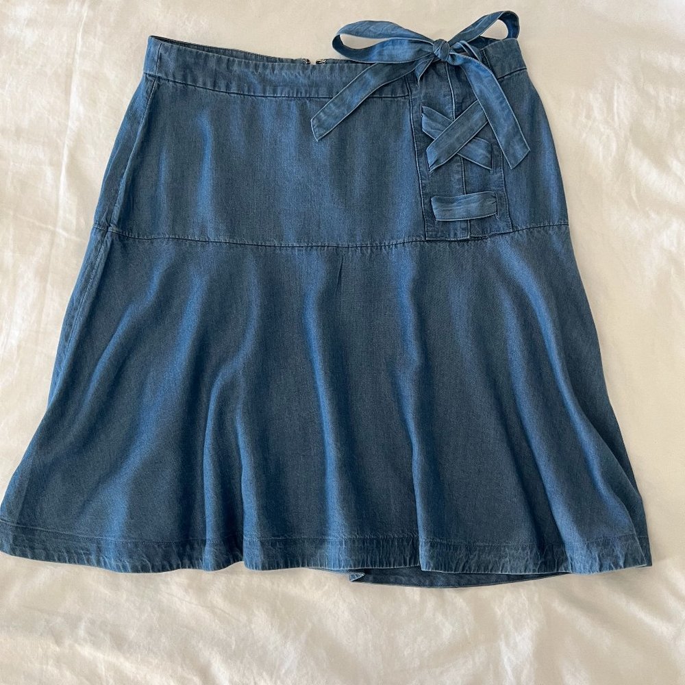 Ann Taylor Chambray Denim Flounce Skirt. Size 8. Like New!